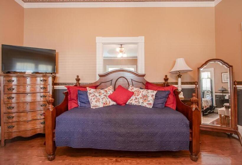 Люкс Кровать Кинг, The Oaks Victorian Inn