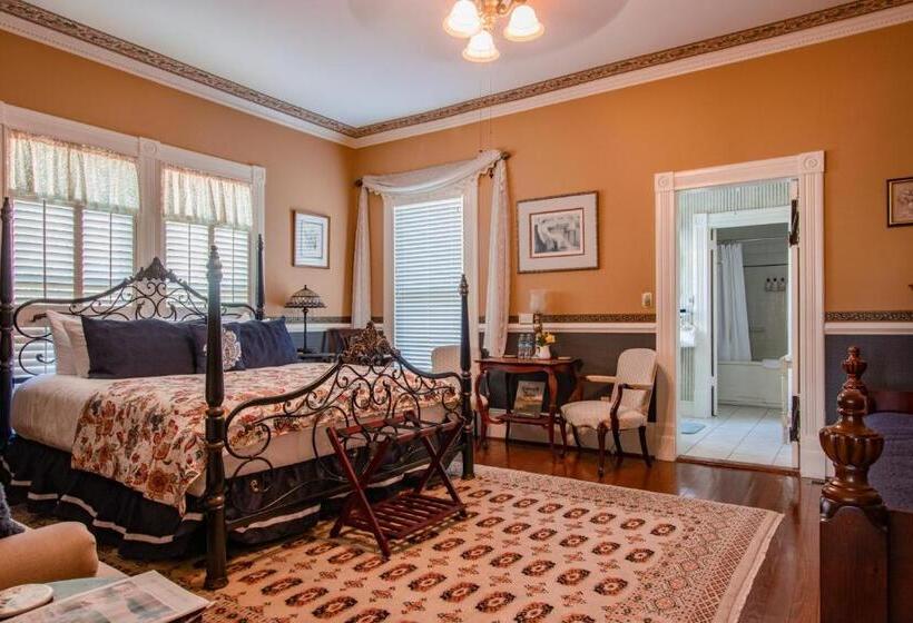 Люкс Кровать Кинг, The Oaks Victorian Inn