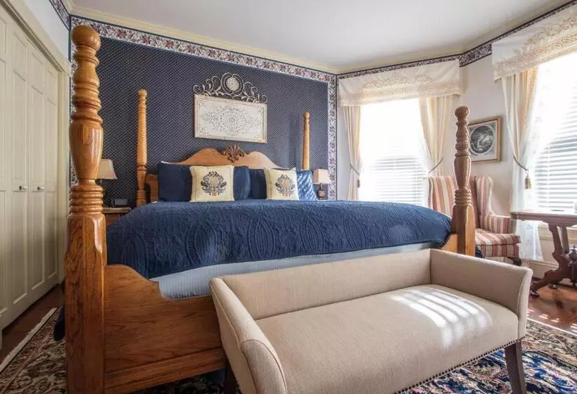 デラックスジュニアスイート, The Oaks Victorian Inn