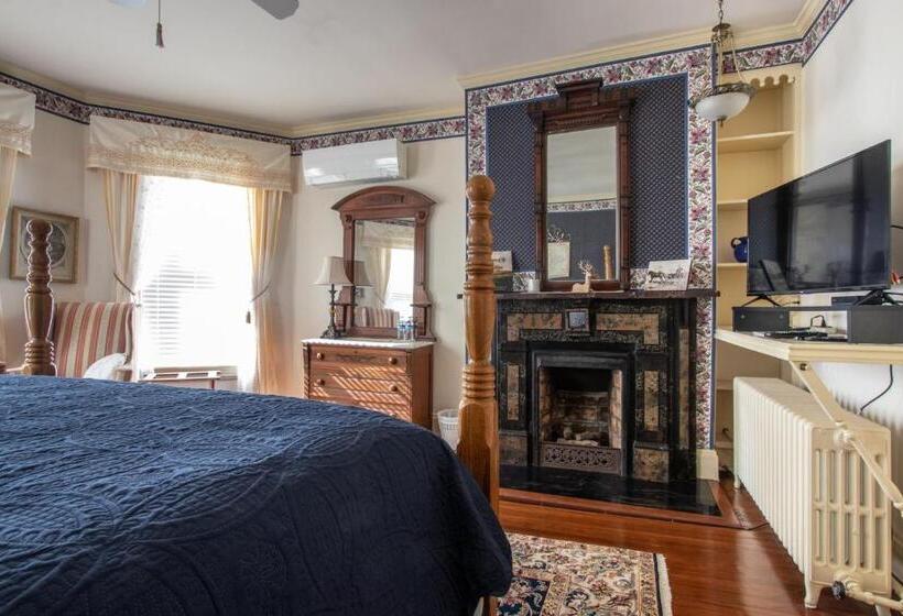 Полулюкс Повышенной Комфортности, The Oaks Victorian Inn