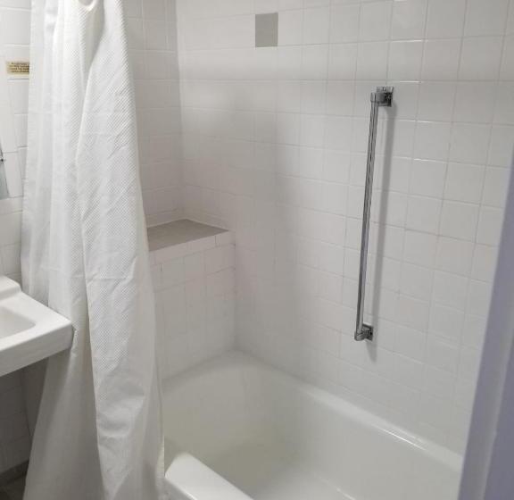 غرفة قياسية سرير كينج, Olde Tavern Motel And Inn   Cape Cod