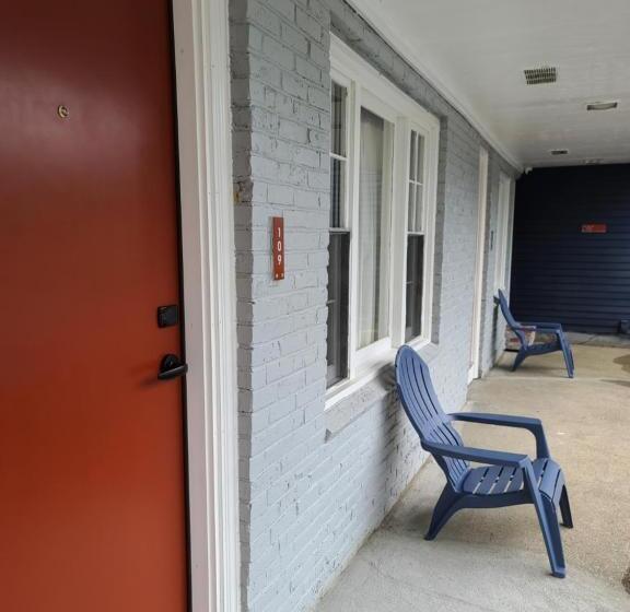 غرفة قياسية سرير ملكى, Olde Tavern Motel And Inn   Cape Cod