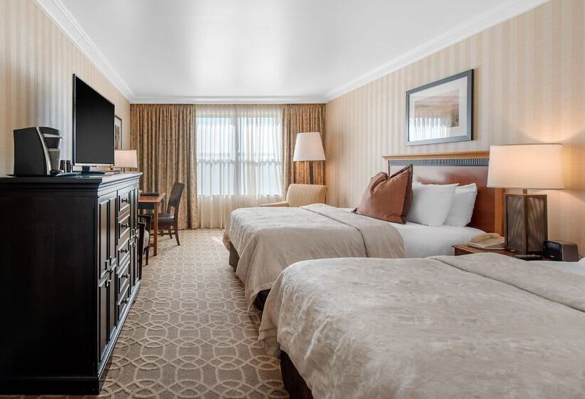 غرفه قياسيه سريرين مزدوجين, Omni Interlocken