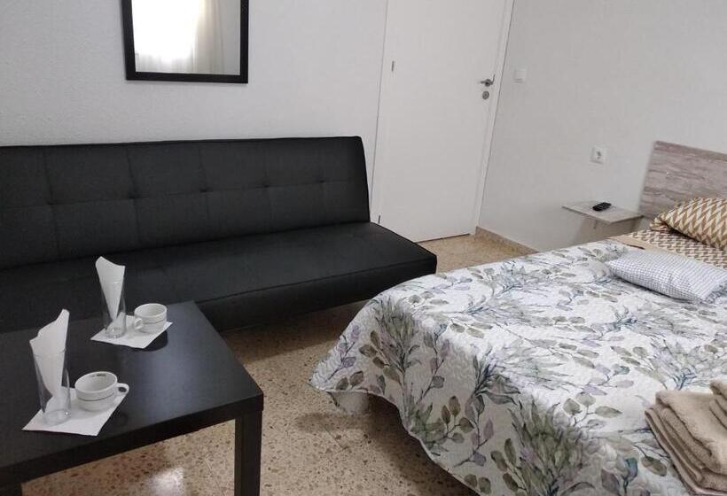 اتاق استاندارد با بالکن, Golden Tower Pensión Auto Check In