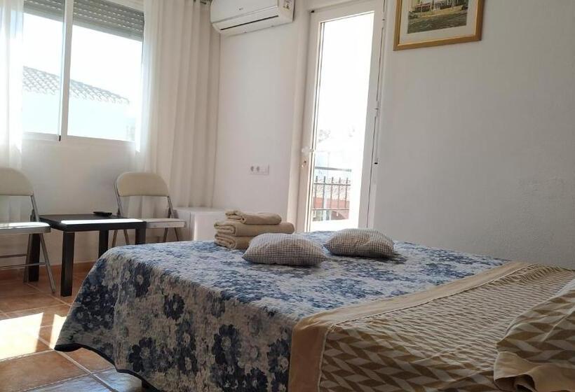 Superior Room with Terrace, Golden Tower Pensión Auto Check In