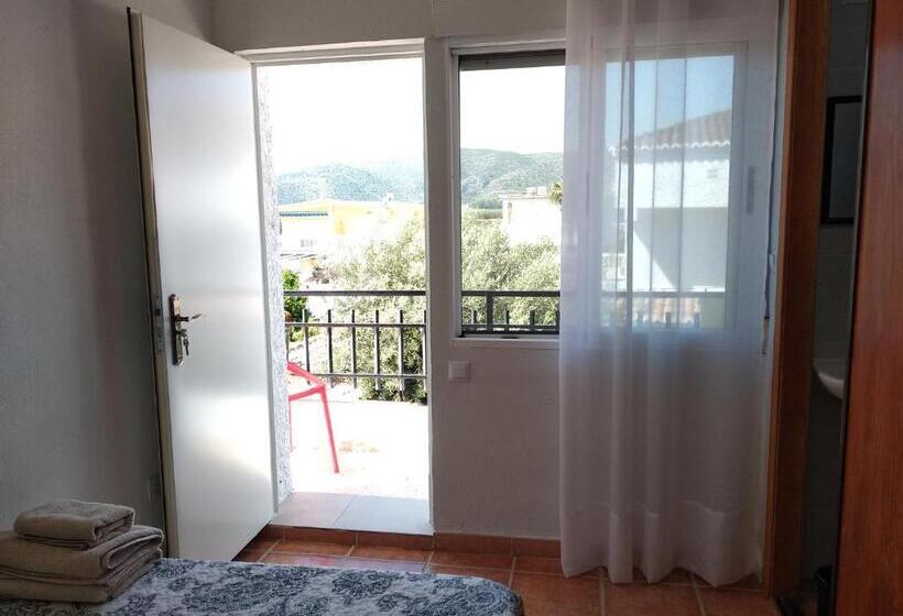 اتاق استاندارد با چشمانداز کوهستان, Golden Tower Pensión Auto Check In