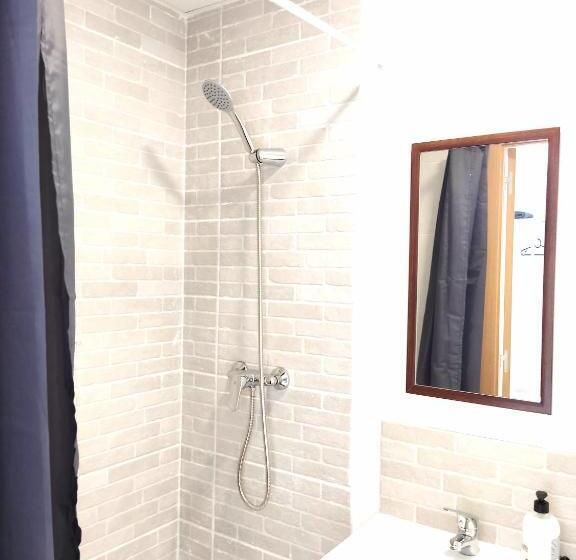 اتاق استاندارد با چشمانداز باغ, Golden Tower Pensión Auto Check In