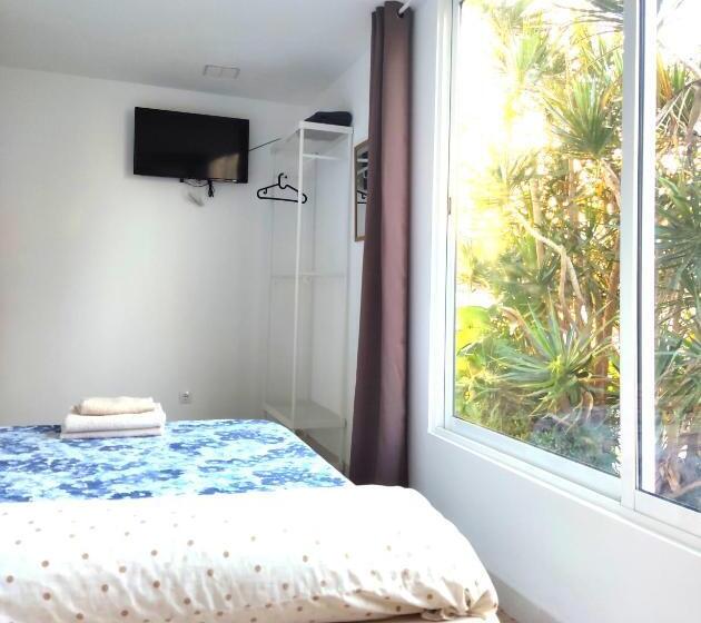 اتاق استاندارد با چشمانداز باغ, Golden Tower Pensión Auto Check In