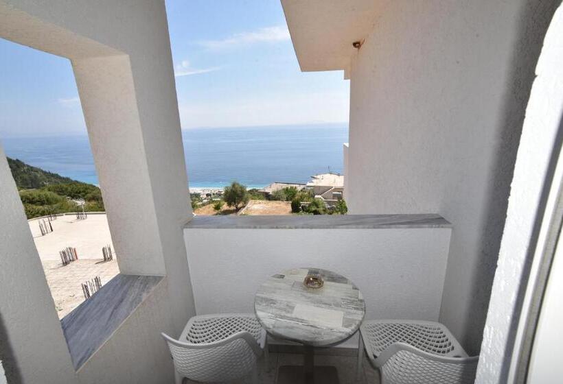 اتاق لوکس با چشمانداز دریا, Dima Vista