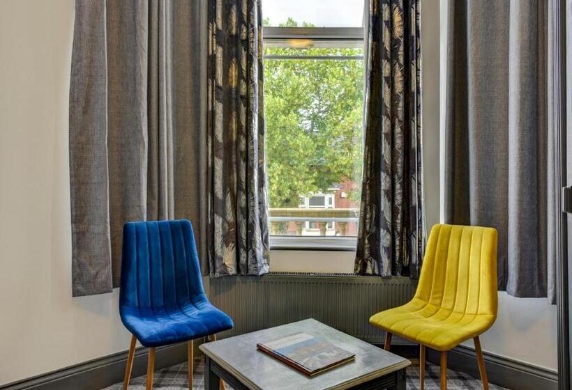 غرفة قياسية, Empire