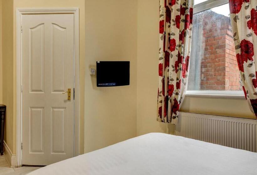 חדר משפחתי, Empire