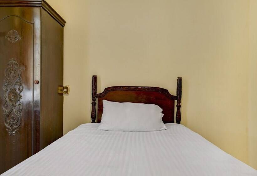 标准单人间, Empire