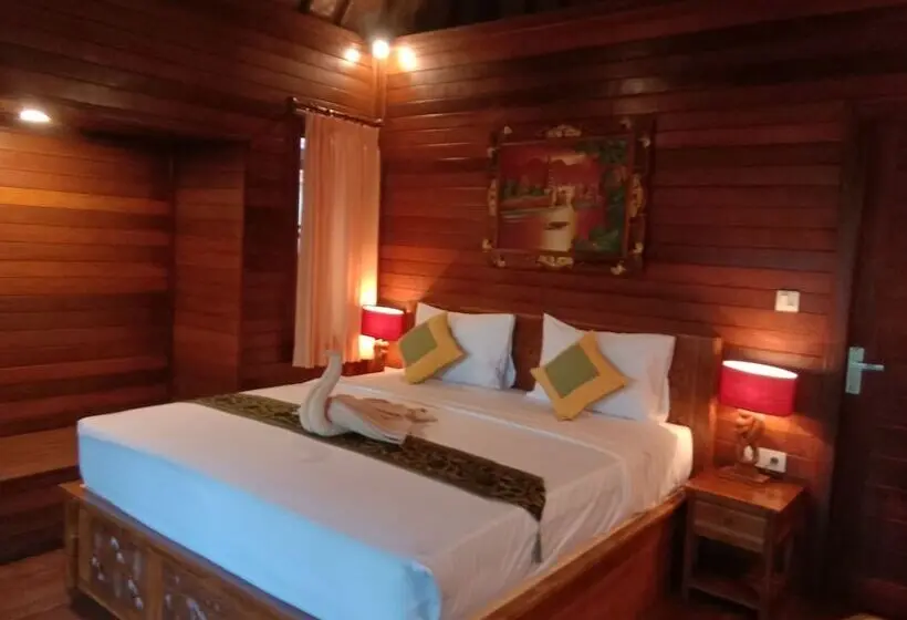 デラックスバンガロー, Svaha Nusa Guest House