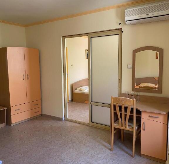 דירת משפחה, Apart