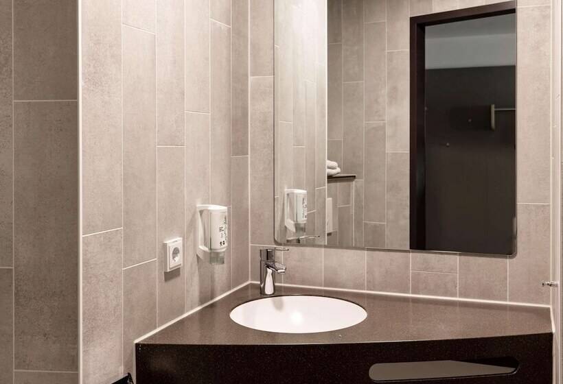 חדר סטנדרט לשלושה, B&b Hotel Marburg