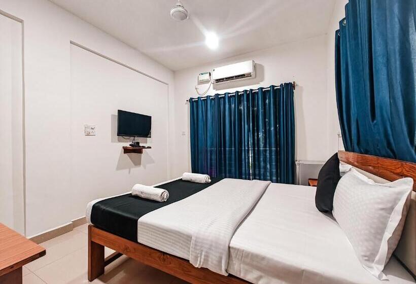 Номер Стандарт с Балконом, Vibes Inn