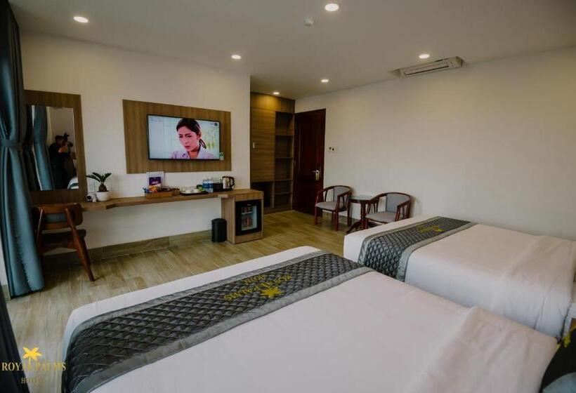 اتاق استاندارد چهارنفره با بالکن, Royal Palms