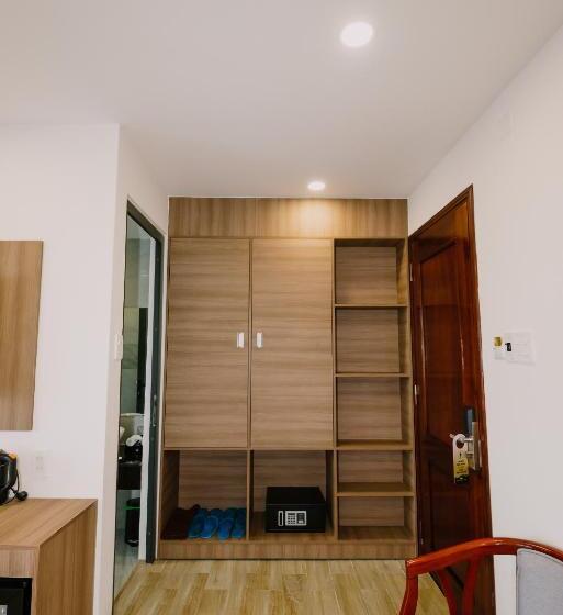 اتاق استاندارد چهارنفره با بالکن, Royal Palms