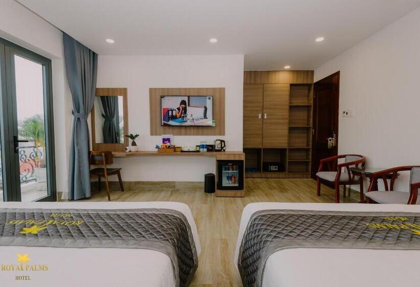 اتاق استاندارد چهارنفره با بالکن, Royal Palms
