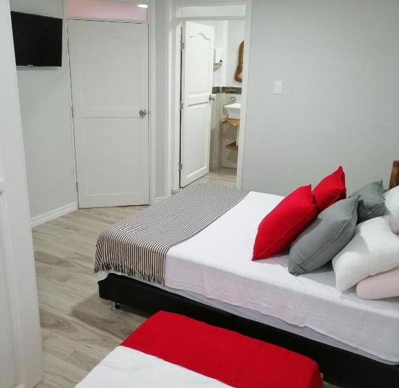 スタンダードトリプルルーム, Alicia Hostal Filandia