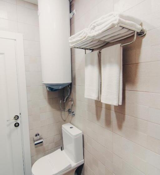 디럭스 스튜디오, Magura