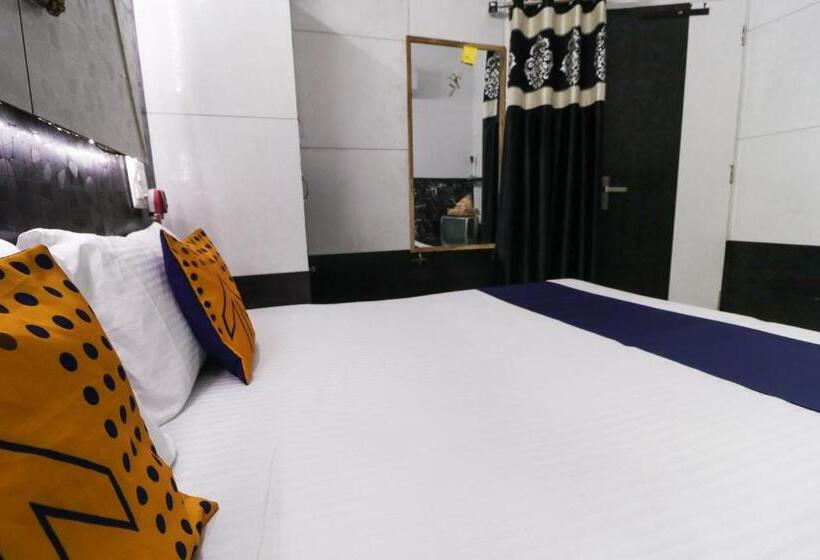 Classic 3 Pers. Værelse, Spot On 65859 Prayag Guest House