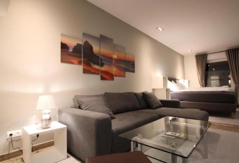 带大床的豪华间, Gate 13 Aurich Innenstadt