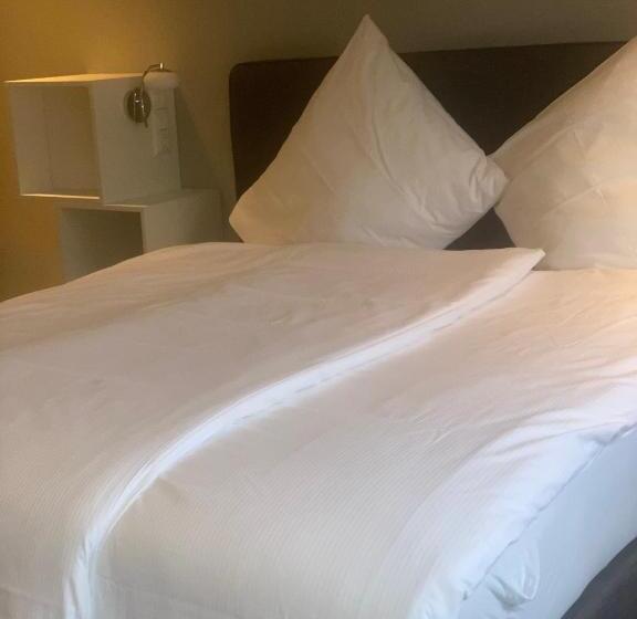 带大床的豪华间, Gate 13 Aurich Innenstadt