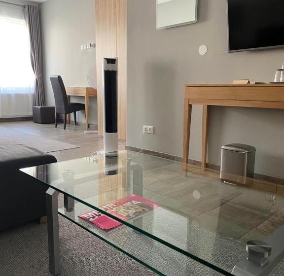 带大床的豪华间, Gate 13 Aurich Innenstadt