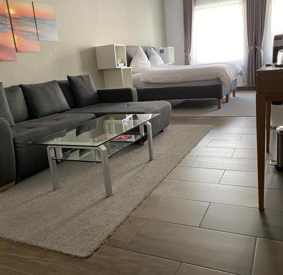 带大床的豪华间, Gate 13 Aurich Innenstadt