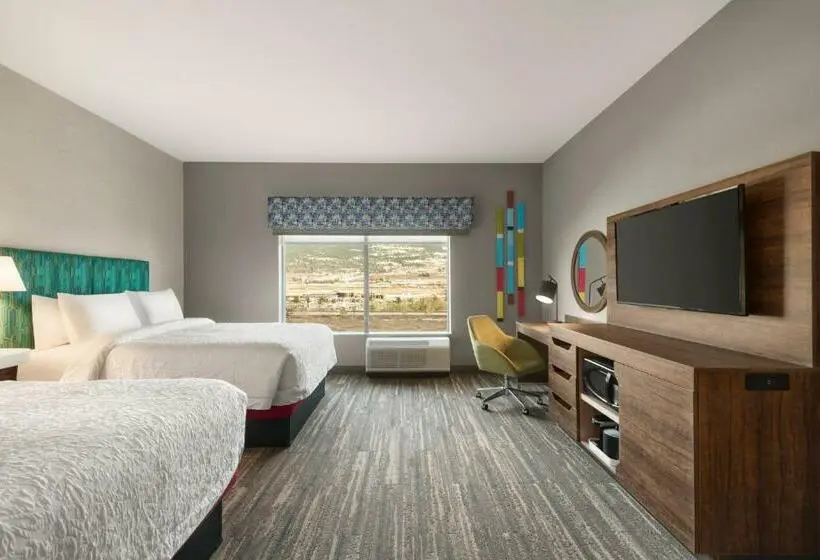 スタンダードルーム, Hampton Inn & Suites By Hilton Kelowna Airport