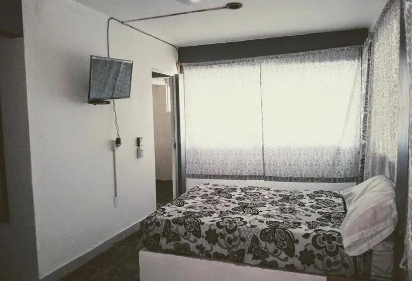 Camera Deluxe, Juarez