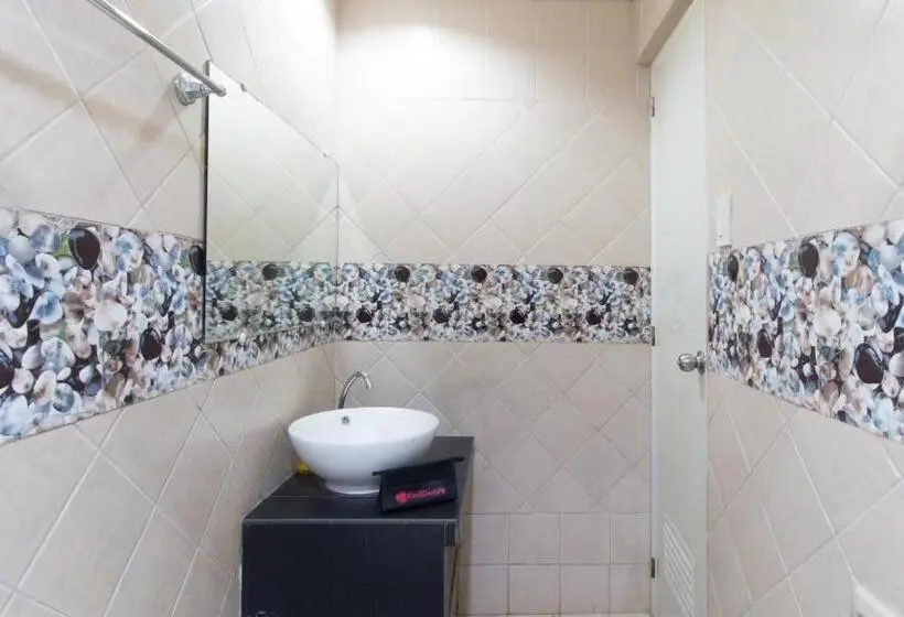 اتاق استاندارد, Reddoorz At Teofila Lodge