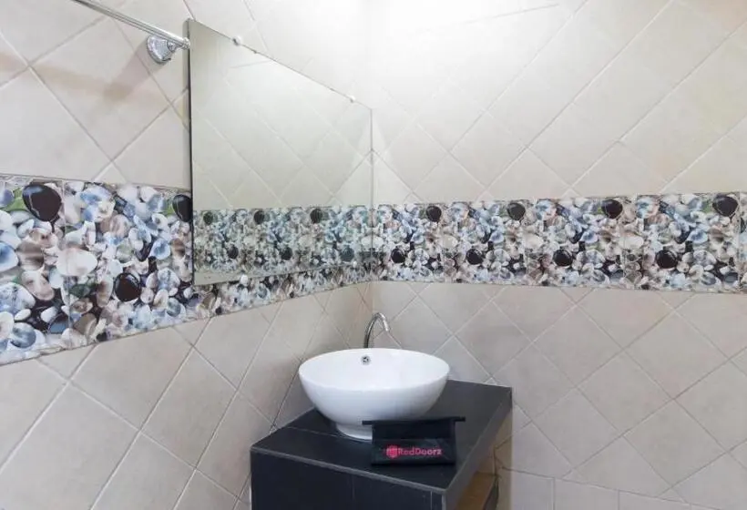 اتاق خانوادگی, Reddoorz At Teofila Lodge