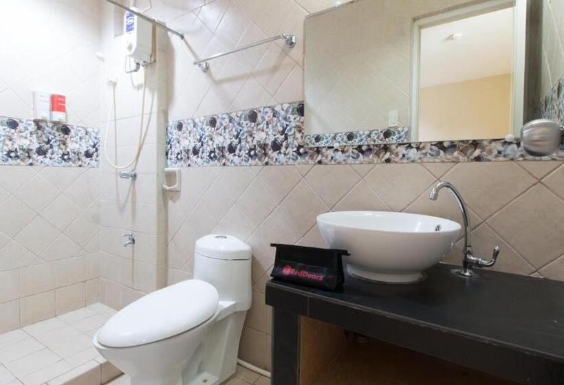 اتاق خانوادگی, Reddoorz At Teofila Lodge