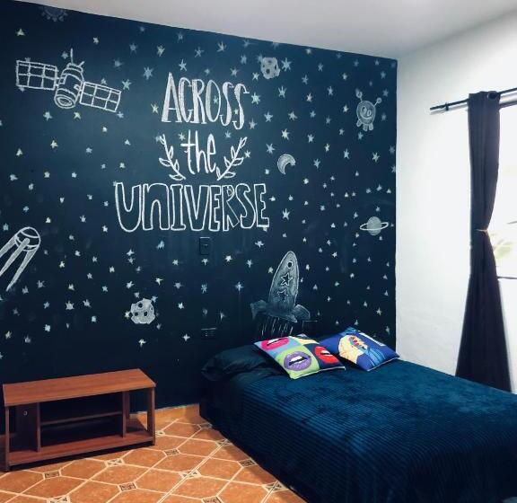 Номер Economy, Casa Egos Pop Laureles