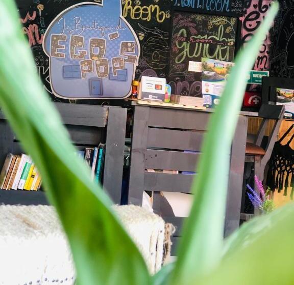 Номер Economy, Casa Egos Pop Laureles