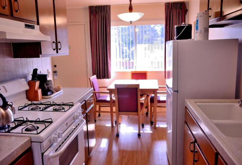 شقة غرفتين, Pacific Gardens Inn