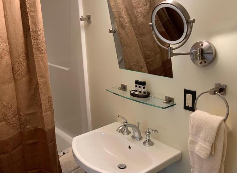 إستوديو قياسى, The Palace