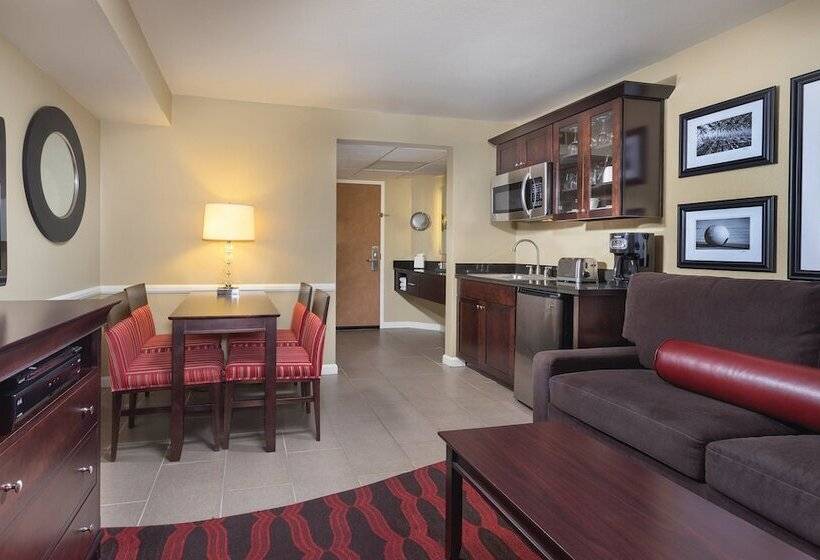 جناح, Peacock Suites