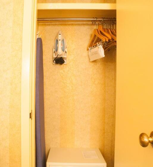 اتاق استاندارد, Place D Armes