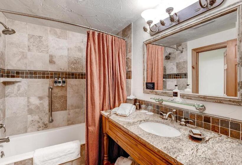 스탠다드 룸 킹사이즈 침대, The Pines Lodge, A Rockresort