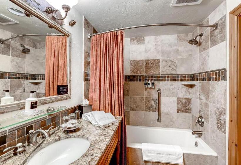 스탠다드 룸 킹사이즈 침대, The Pines Lodge, A Rockresort