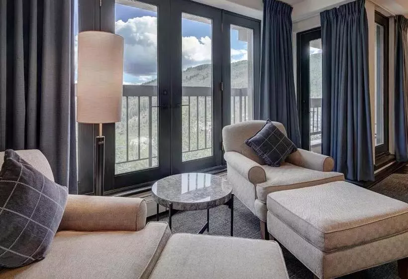 اتاق لوکس با تخت بزرگ, The Pines Lodge, A Rockresort