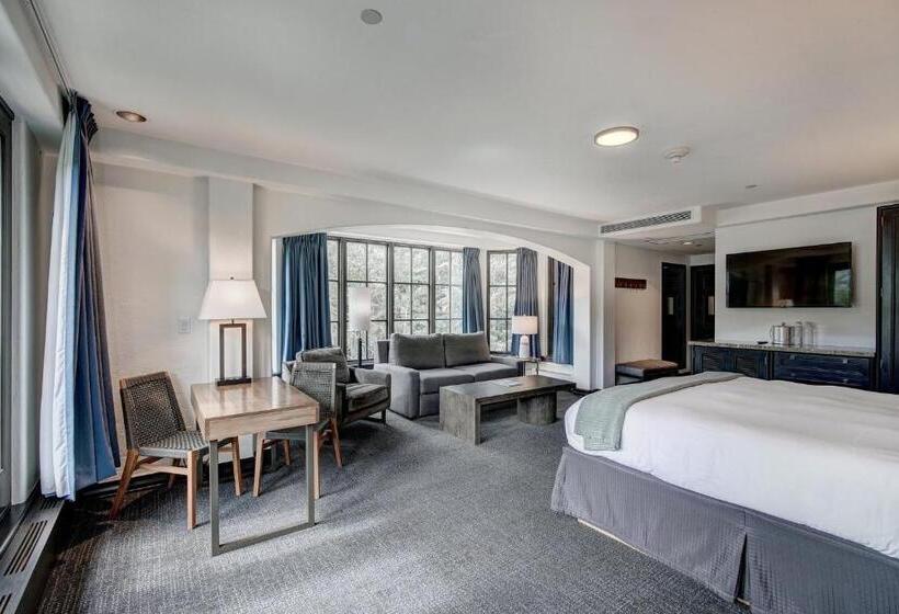 이그제큐티브 룸 킹사이즈 침대, The Pines Lodge, A Rockresort