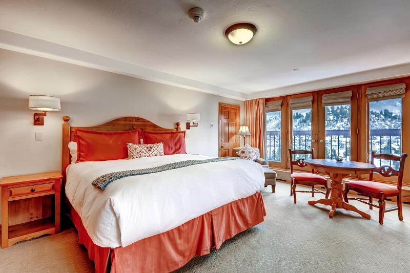 اتاق استاندارد با تخت بزرگ, The Pines Lodge, A Rockresort