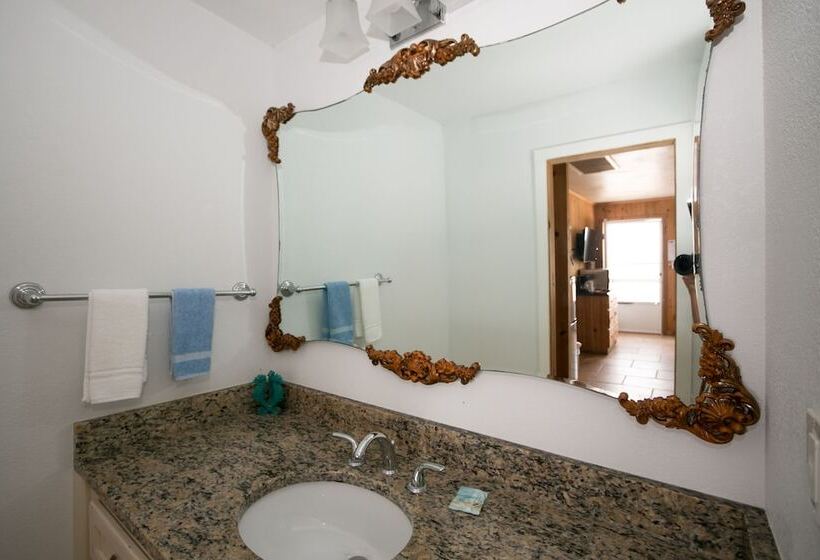 غرفه قياسيه سريرين مزدوجين, Outer Banks Motel