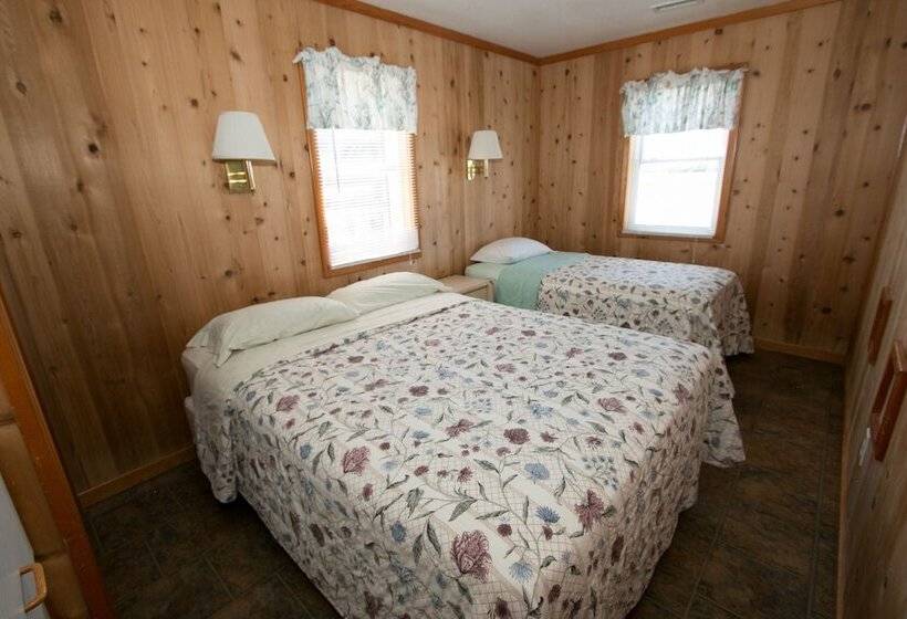منزل غرفتين نوم, Outer Banks Motel