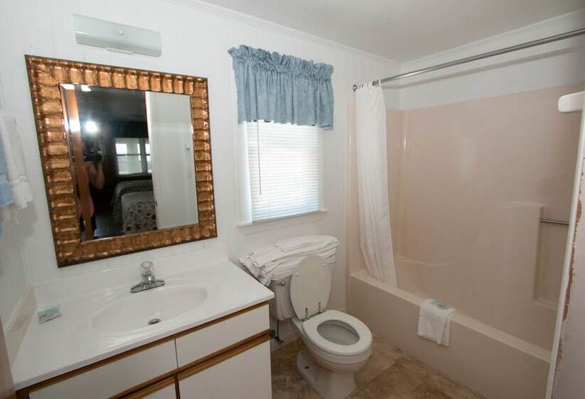 Номер Стандарт 2 Двуспальные Кровати, Outer Banks Motel