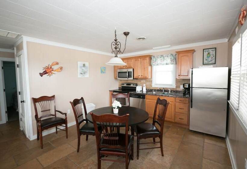 منزل غرفة نوم واحدة, Outer Banks Motel